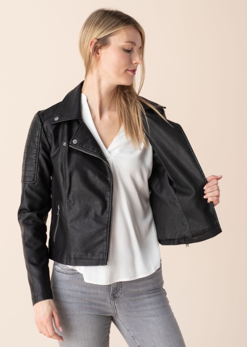 Noisy May striukė Rebel