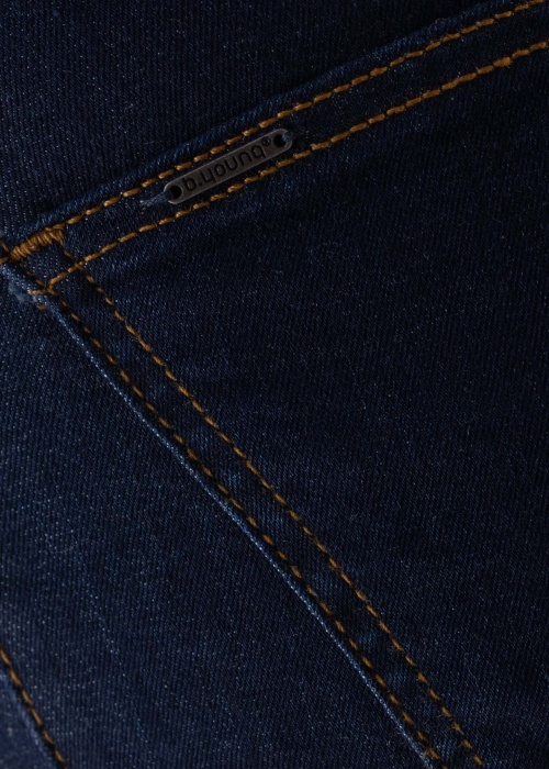 b.young džinsai Luni