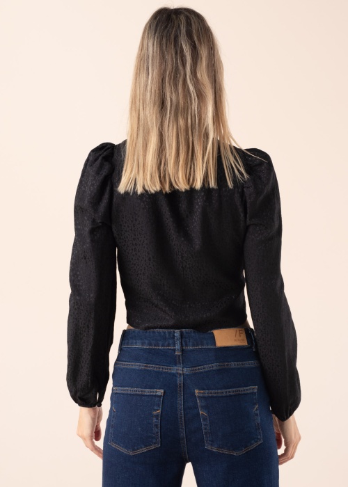 Only palaidinė Laura