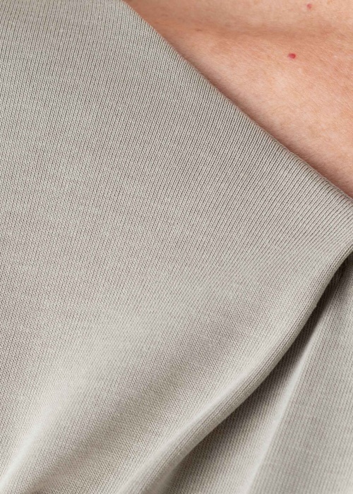 b.young palaidinė Perl