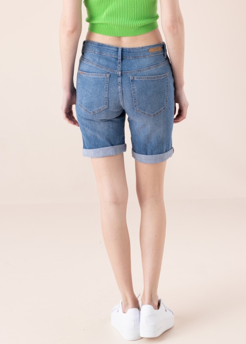 b.young kelnės Kato