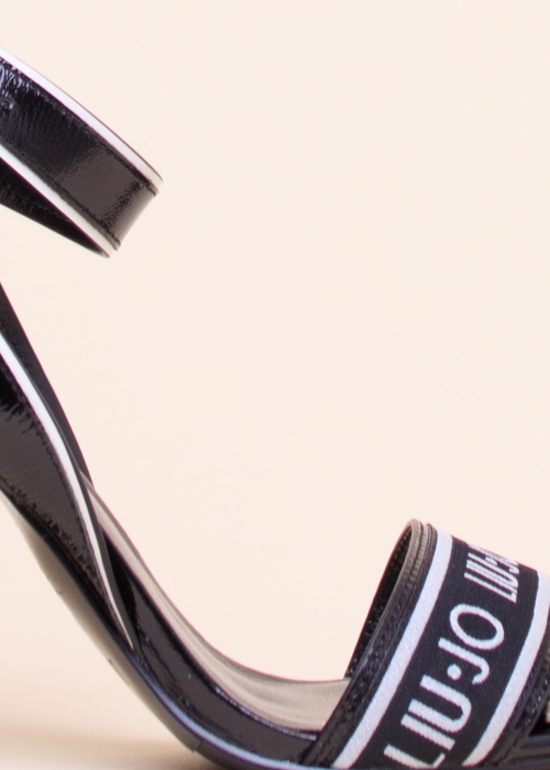 Liu-Jo Oda bateliai Pridėti 05