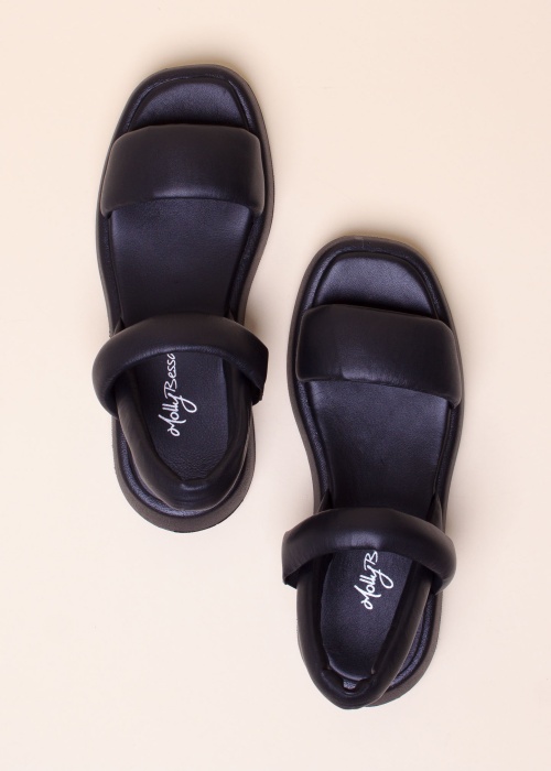 Molly Bessa basutės