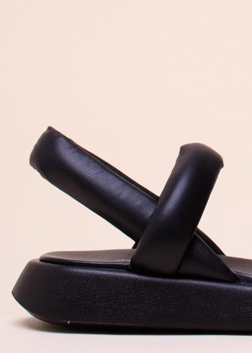 Molly Bessa basutės