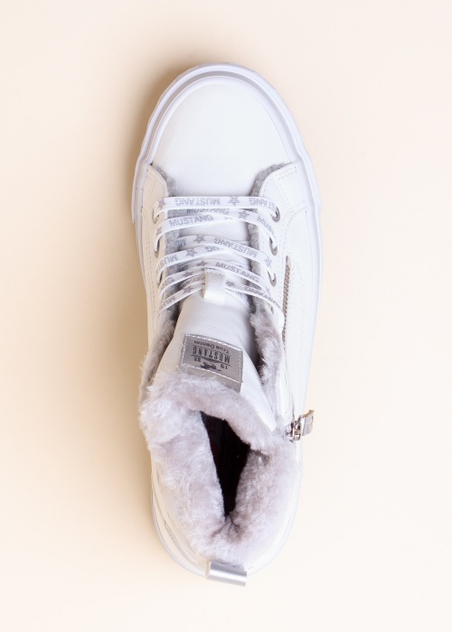 Mustang laisvalaikio batai