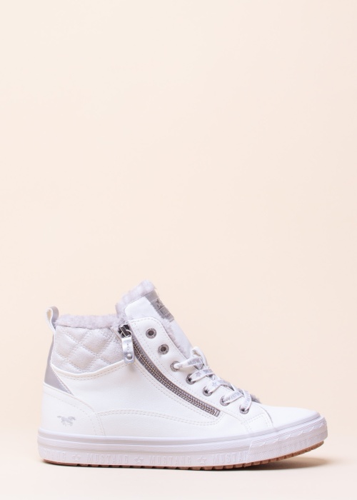 Mustang laisvalaikio batai