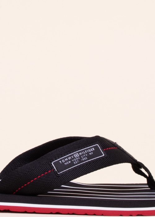 Tommy Hilfiger šlepetės per pirštą