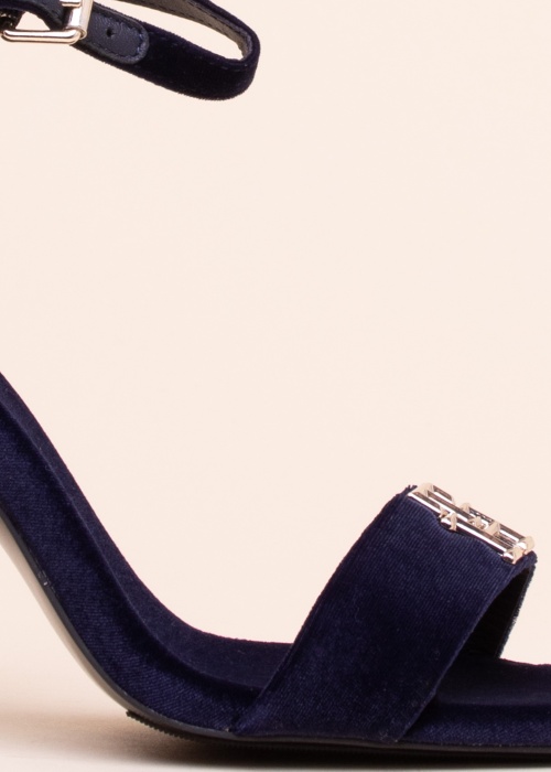 Tommy Hilfiger bateliai