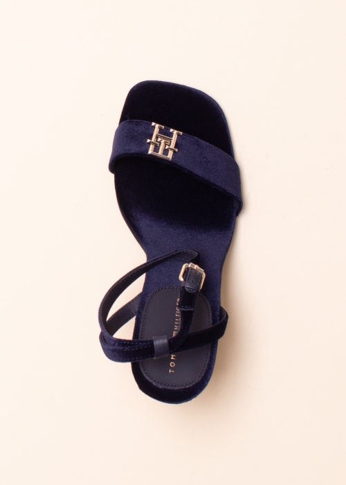 Tommy Hilfiger bateliai