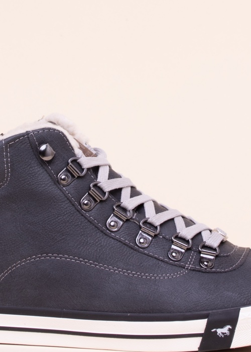 Mustang sportiniai bateliai