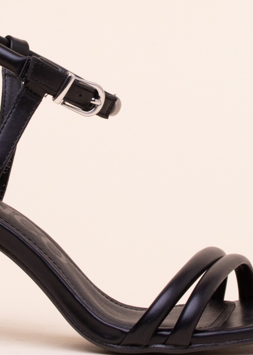 Bianco bateliai Biacherry