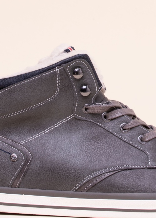 Mustang sportiniai bateliai