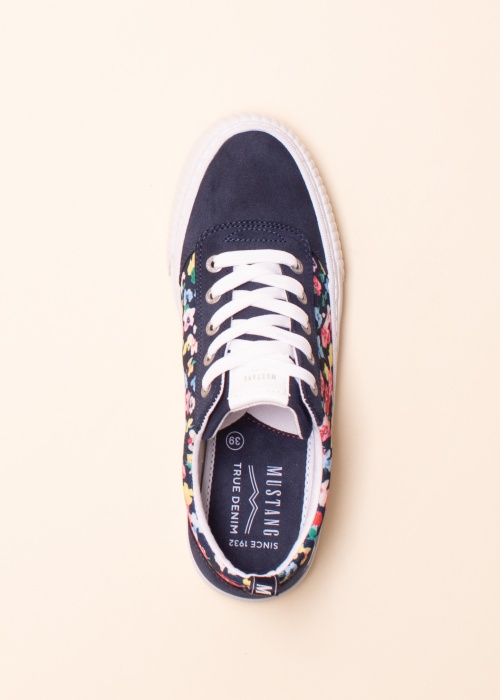 Mustang laisvalaikio batai