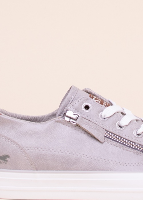 Mustang laisvalaikio batai