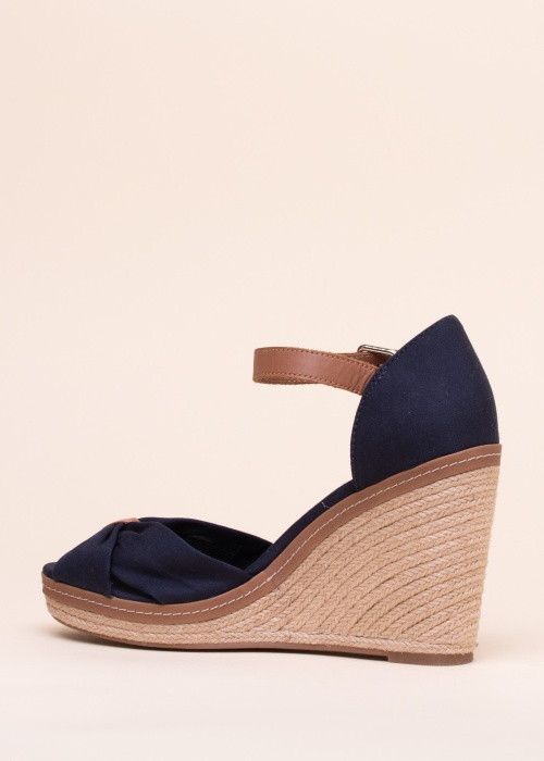 Tommy Hilfiger bateliai