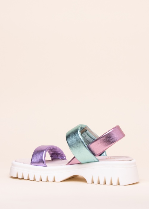 Molly Bessa basutės