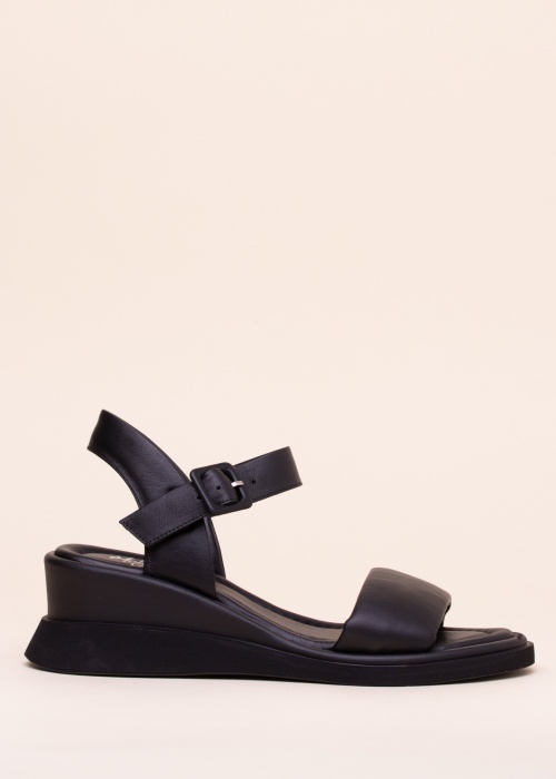 Molly Bessa basutės