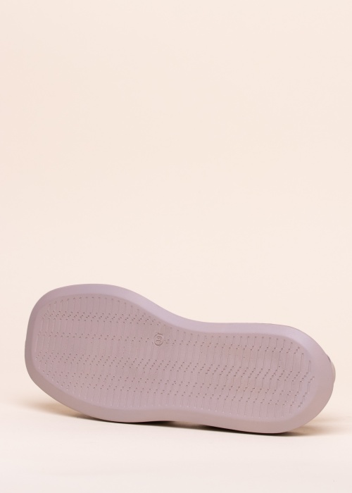 Molly Bessa basutės