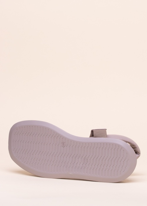 Molly Bessa basutės