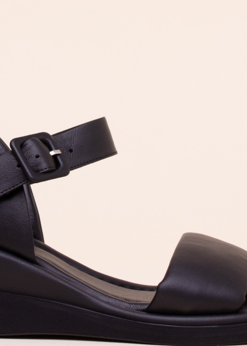 Molly Bessa basutės