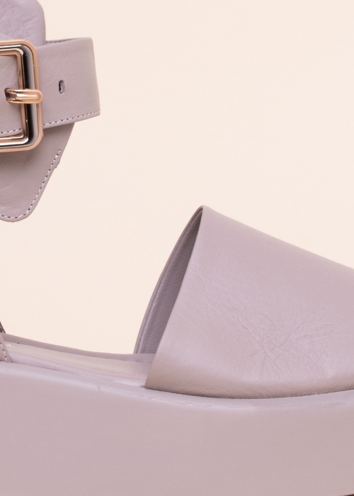 Molly Bessa basutės