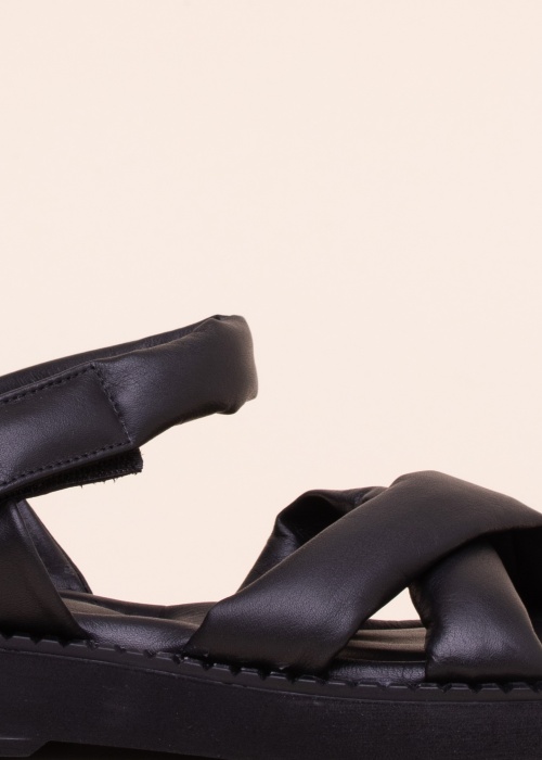 Molly Bessa basutės