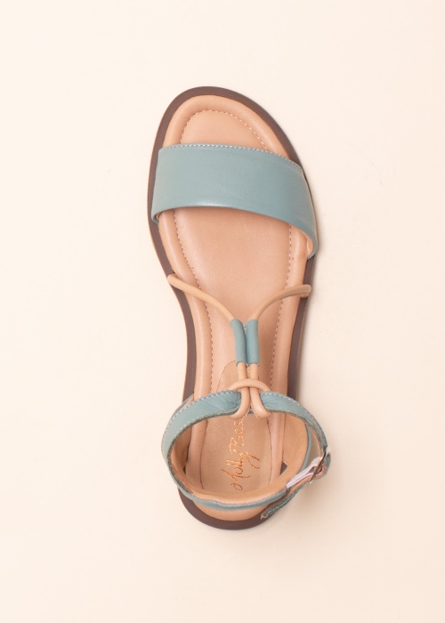 Molly Bessa basutės