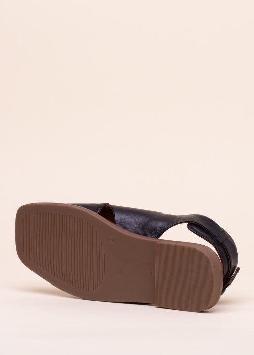 Molly Bessa basutės