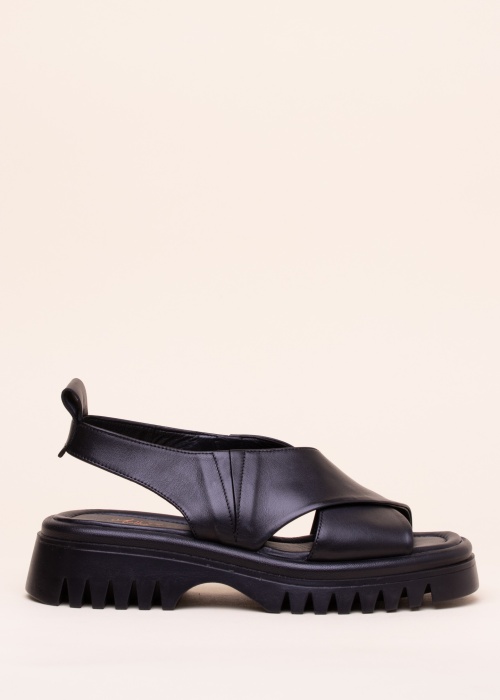 Molly Bessa basutės