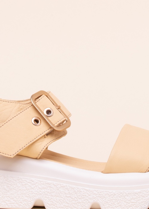 Molly Bessa basutės