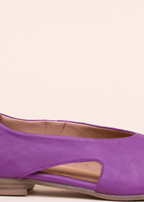 Molly Bessa bateliai