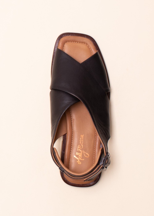 Molly Bessa basutės