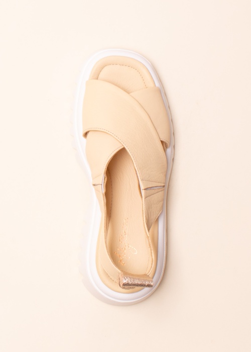 Molly Bessa basutės