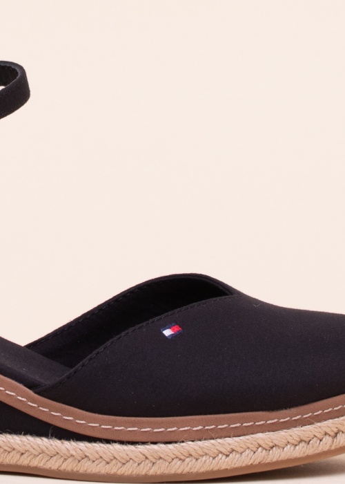 Tommy Hilfiger bateliai