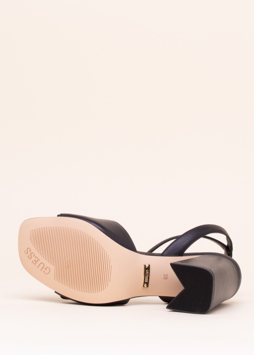 Guess bateliai Kernara