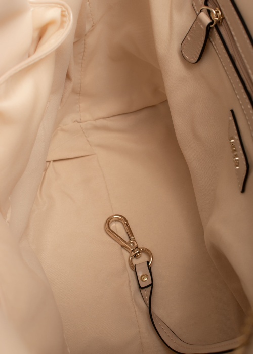 Ara rankinė Carolyn