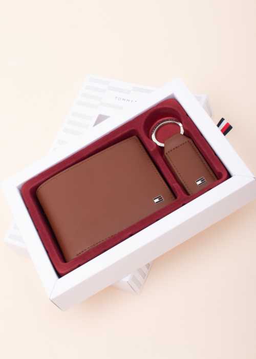 Tommy Hilfiger piniginė Eton dovanų dėžutėje