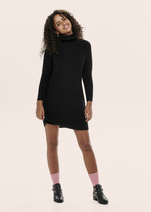 Only megzta suknelė