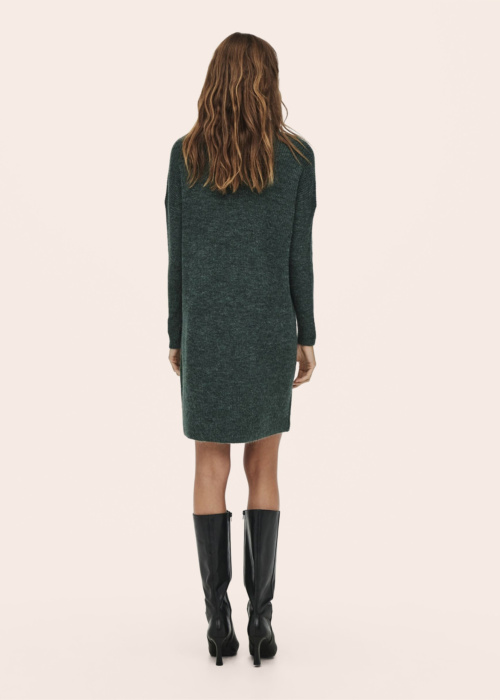 Only megzta suknelė