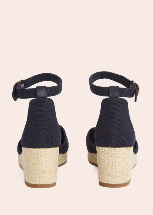 Tommy Hilfiger bateliai