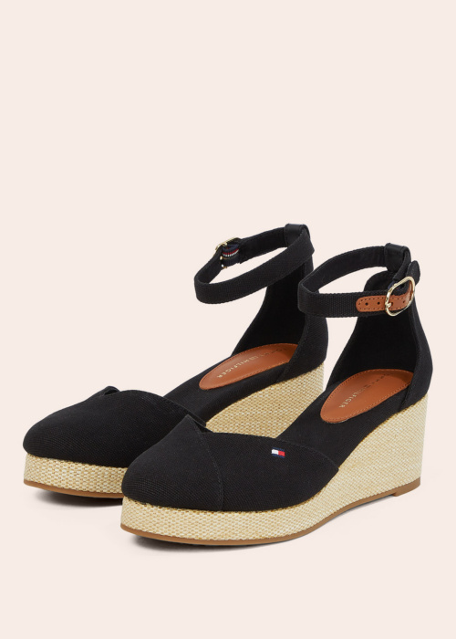 Tommy Hilfiger bateliai