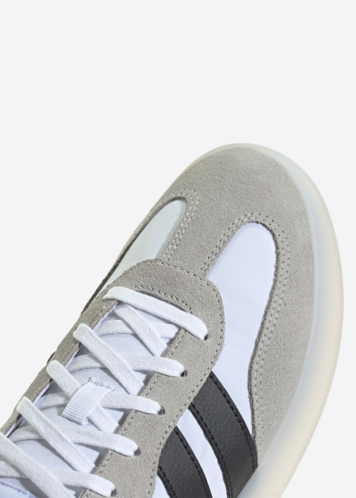 adidas laisvalaikio bateliai Barreda Decode