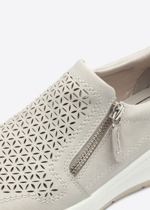 Jana laisvalaikio bateliai