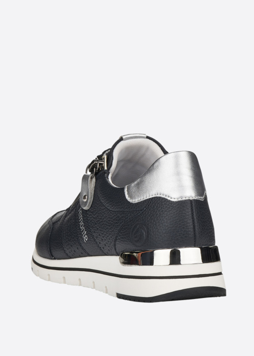 Remonte laisvalaikio bateliai