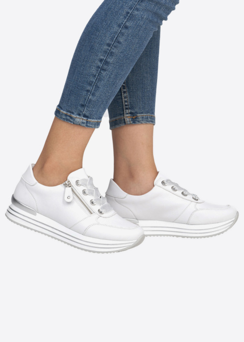 Remonte laisvalaikio bateliai