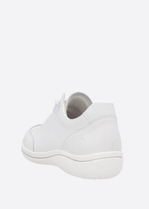 Remonte laisvalaikio bateliai