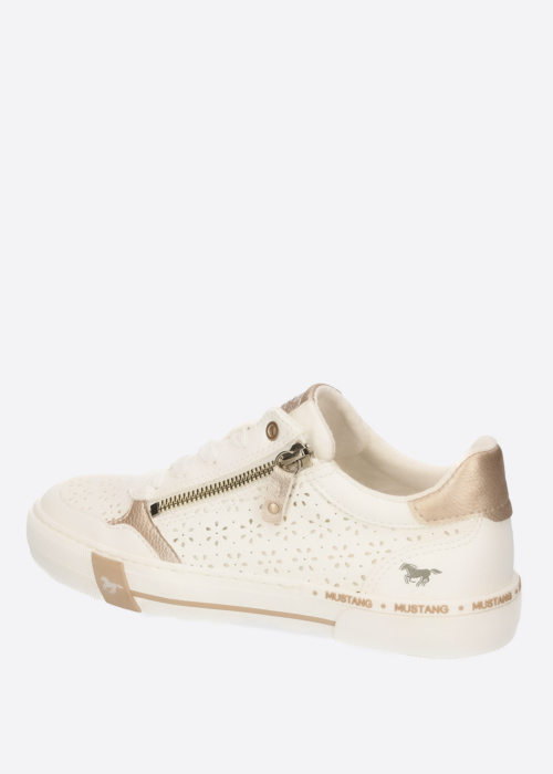 Mustang laisvalaikio batai