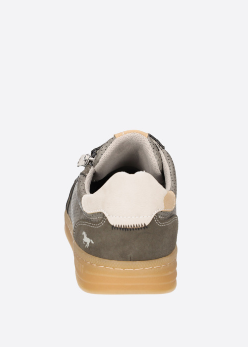 Mustang laisvalaikio batai