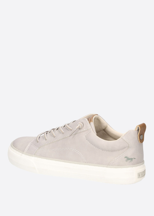 Mustang laisvalaikio batai