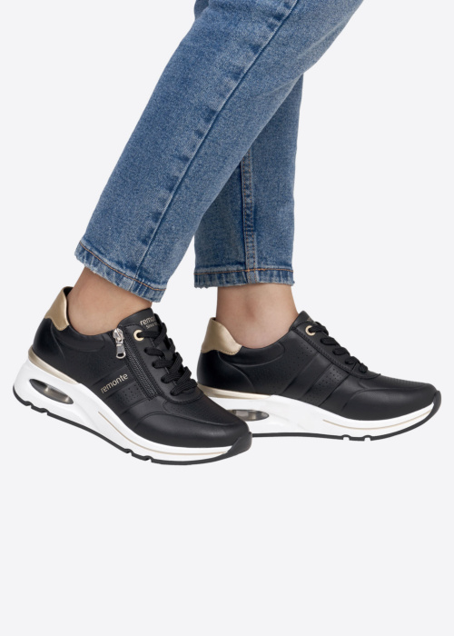 Remonte laisvalaikio bateliai